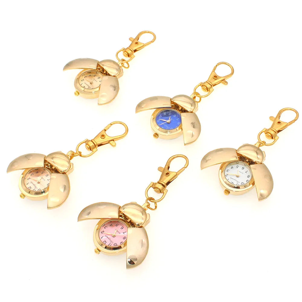 Nouvelle montre Coccinelle Montre Coléoptère femmes hommes enfants montre de poche étudiants horloge à quartz porte-clés montres de poche colliers montres or