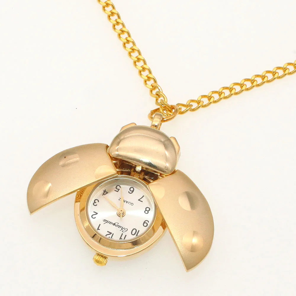 Nouvelle montre Coccinelle Montre Coléoptère femmes hommes enfants montre de poche étudiants horloge à quartz porte-clés montres de poche colliers montres or