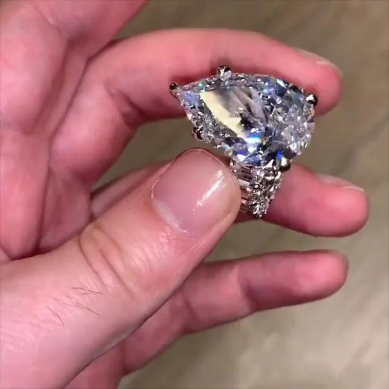 Bague vintage en forme de goutte d'eau avec diamant de laboratoire de 8 carats en argent sterling 925 Bijoux de fiançailles Anneaux de mariage pour femmes Cadeau pour fête de mariage