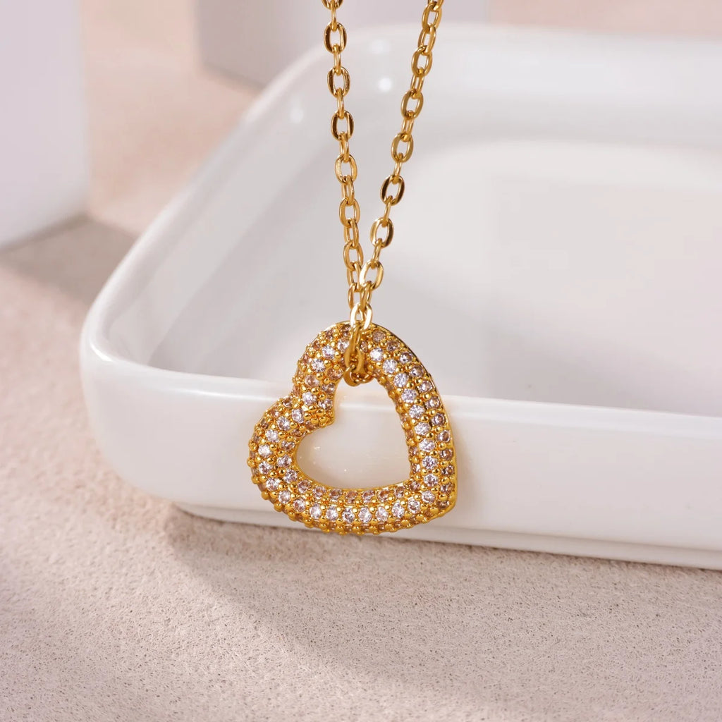 Colliers Pendentifs Cœur en Zircon pour Femmes Plaqué Or 18K Acier Inoxydable Géométrique Cœur Collier Mariage Esthétique Bijoux Cadeau