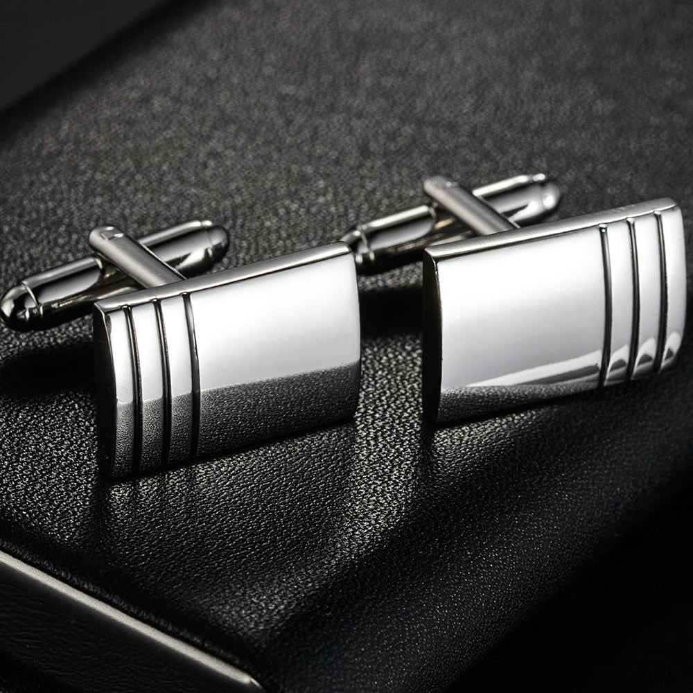 Nouveaux boutons de manchette de luxe légers Chemise française cool pour hommes Cadeau Marié Robe Bouton de manchette de mariage Bijoux gothiques de haute qualité