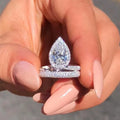 Bagues en Cristal de Zircon Cubique en Forme de Poire Huitan Tendance Luxe pour Femmes Superbes Accessoires de Bagues de Fiançailles et de Mariage Bijoux Bling