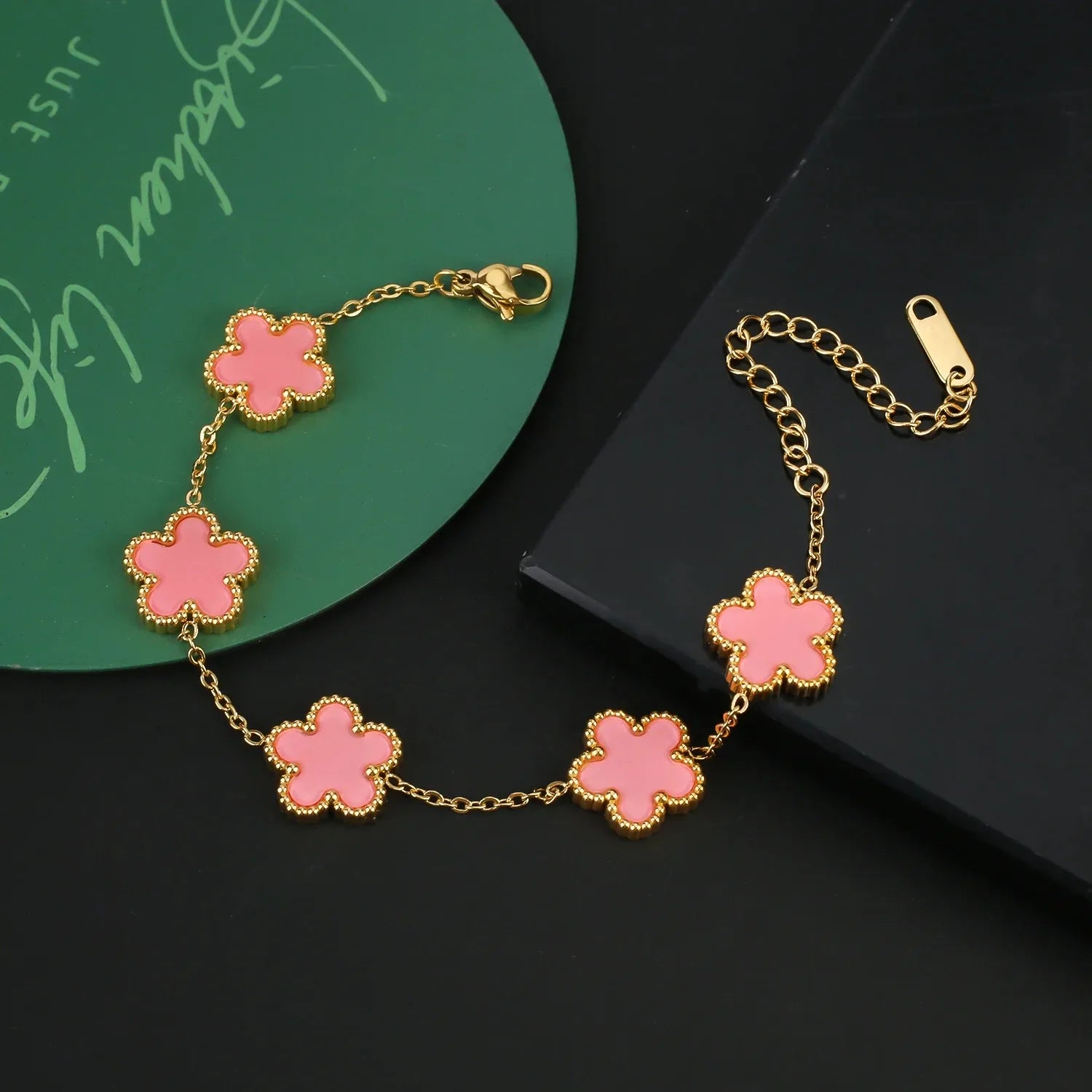 Bracelet réglable simple en acier inoxydable fleur de prunier botanique à cinq feuilles pour femmes filles bijoux de fête de mariage trèfle