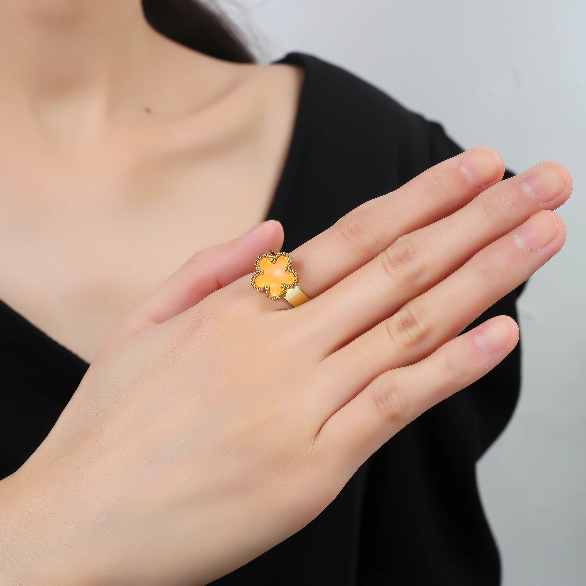 Bague Ouverte Ajustable Simple en Acier Inoxydable Fleur à Cinq Feuilles Tendance pour Femme Fête Mariage Bijoux Accessoires Trèfle