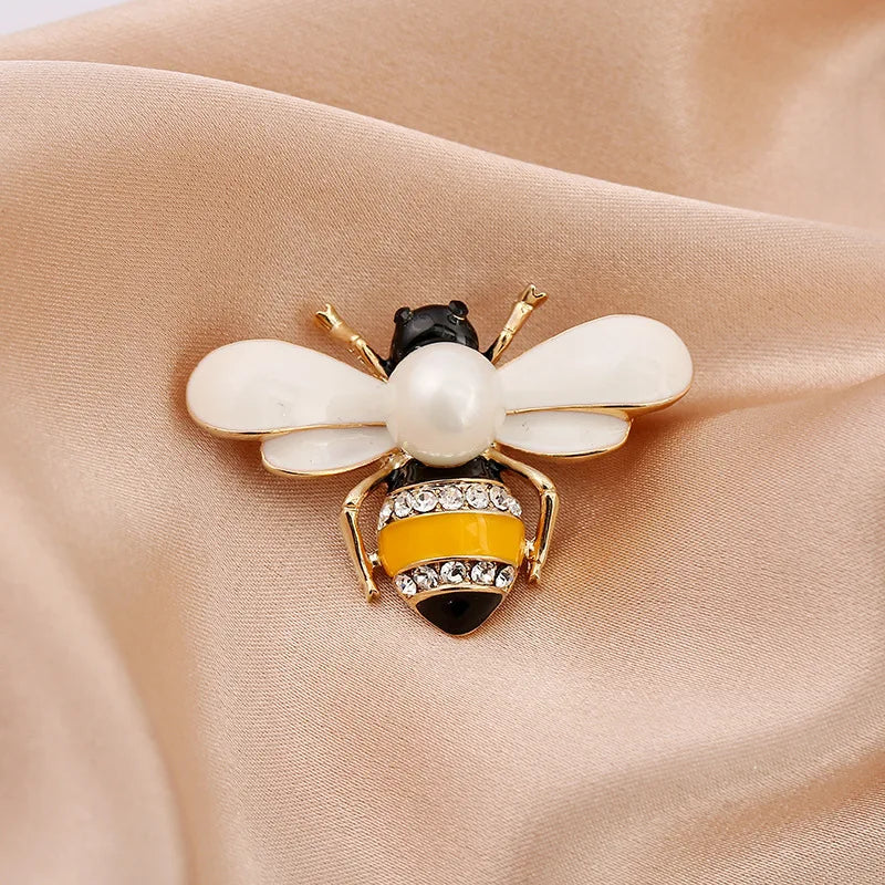 Broches en strass pour femme, Mini abeille mignonne, série d'insectes, à la mode, simples et personnalisées, bijoux pour la livraison directe