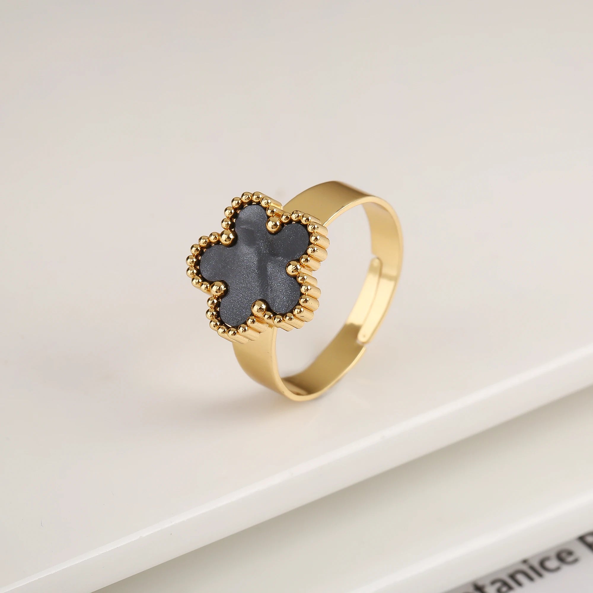 Bague Ouverte Ajustable Simple en Acier Inoxydable Fleur à Cinq Feuilles Tendance pour Femme Fête Mariage Bijoux Accessoires Trèfle