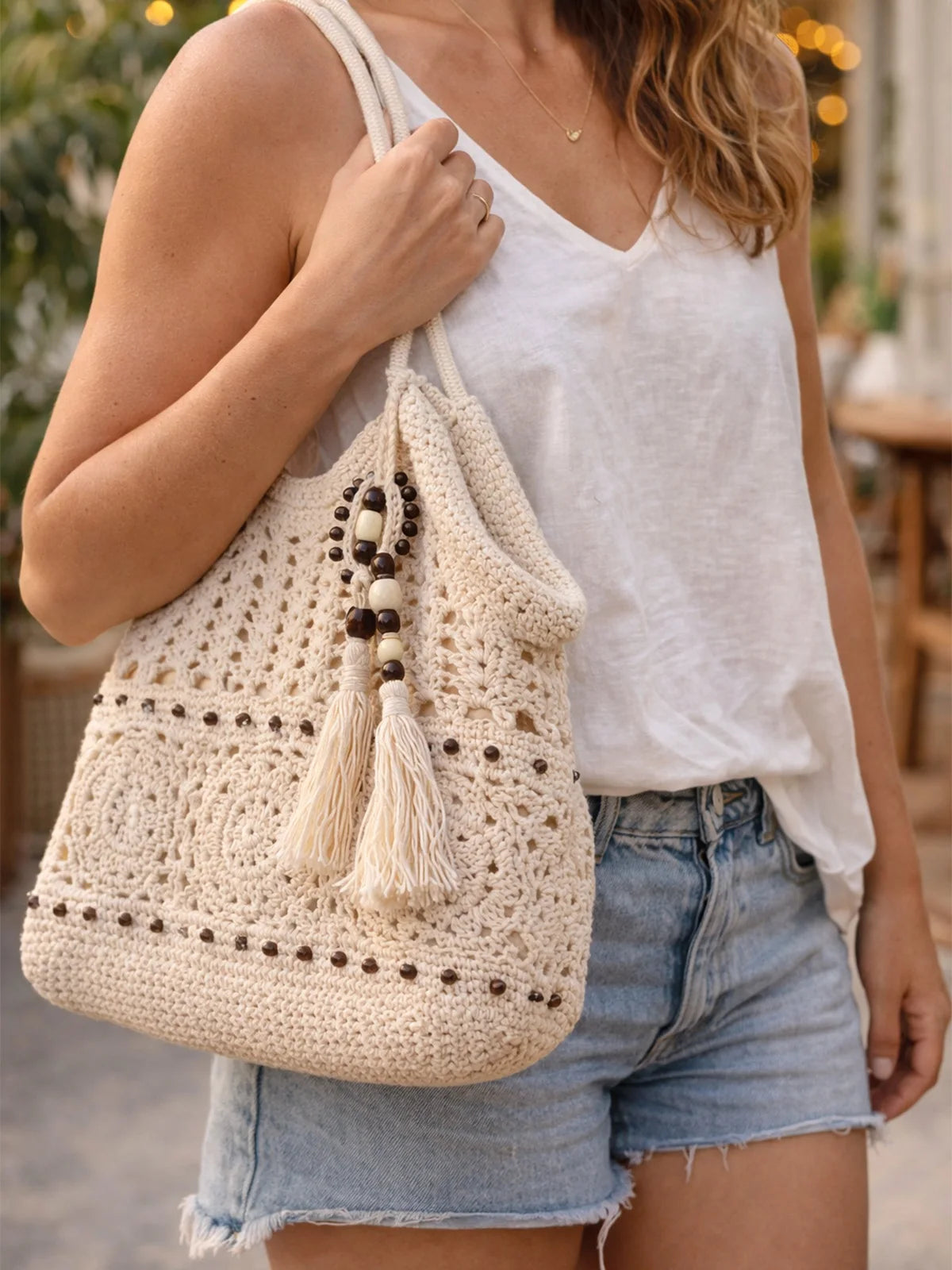 Sac fourre-tout en crochet pour femme, sac à main en maille ajourée blanche avec pampille perlée, longues bretelles réglables, sac de plage bohème