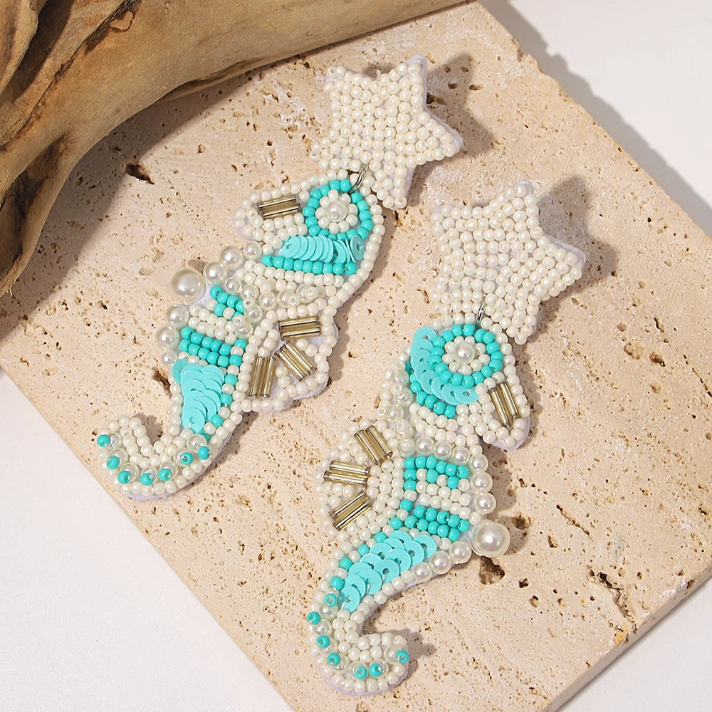AENSOA Boucles d'oreilles pendantes bohèmes en forme d'étoile de mer, de homard et de conque avec perles pour femme, fabriquées à la main, bijoux d'été sur le thème des animaux marins