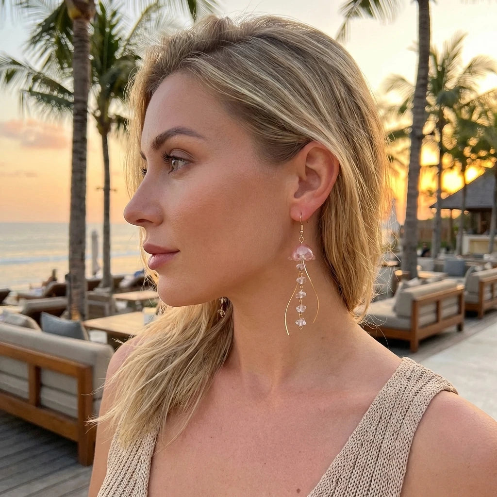 Boucles d'oreilles pendantes méduse colorées Mermaidcore pour femmes, bijoux de plage d'été en cristal ondulant avec tentacules d'animaux marins