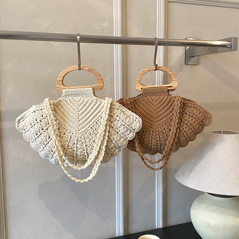 Sac à bandoulière en crochet tissé pour femme, style rétro, en forme d'éventail, collection 2026, sac de plage style Ins, polyvalent, avec poignée en bois