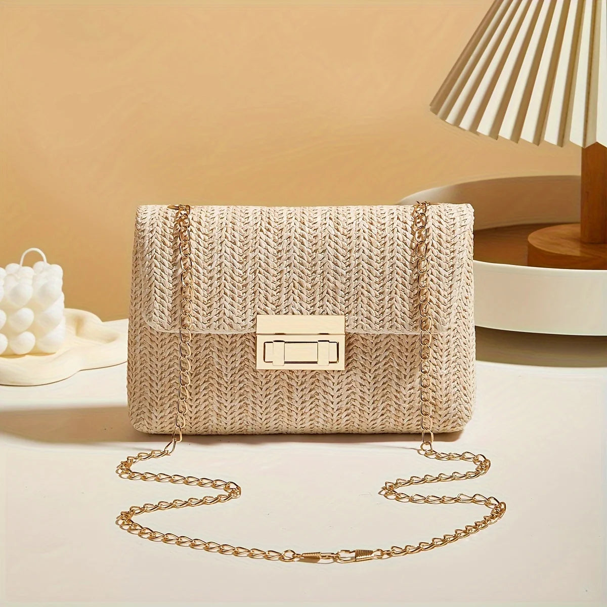 Sac à bandoulière tissé en paille pour femme, sac à bandoulière de couleur unie à la mode avec fermeture à loquet