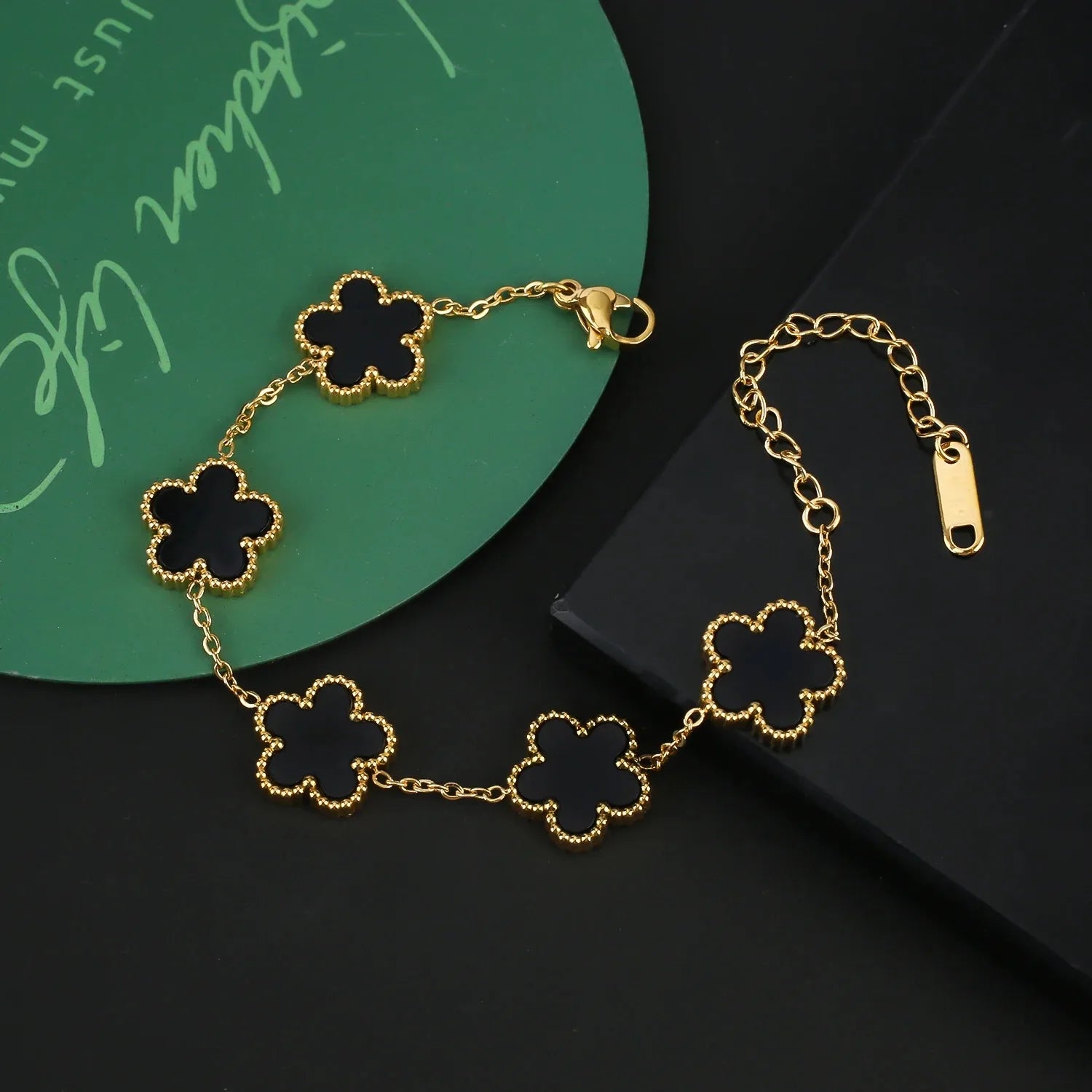 Bracelet réglable simple en acier inoxydable fleur de prunier botanique à cinq feuilles pour femmes filles bijoux de fête de mariage trèfle