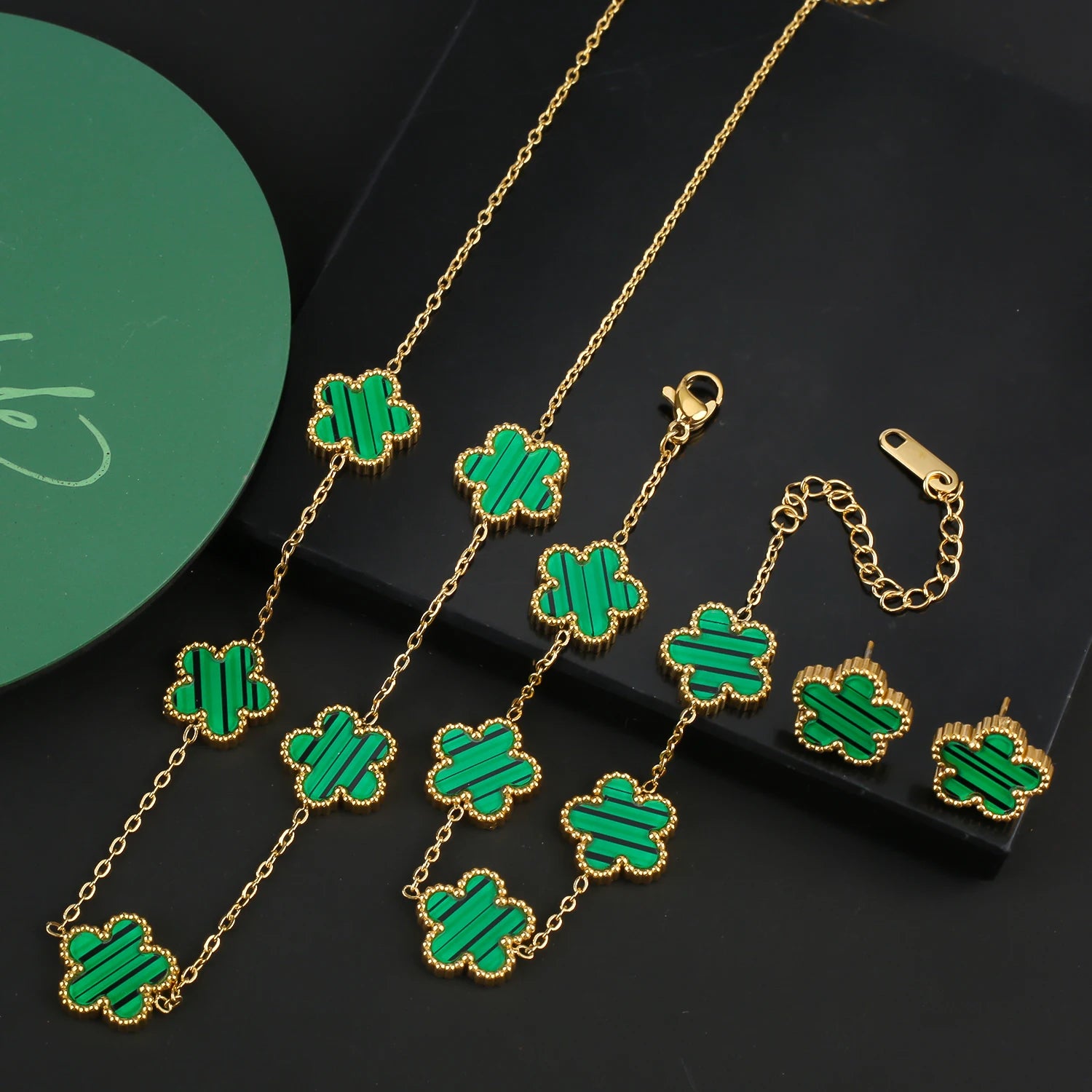 Ensemble de bijoux INS, bracelet trèfle à cinq feuilles en acier inoxydable, collier et boucles d'oreilles pour femme, bijoux de marque à porter au quotidien