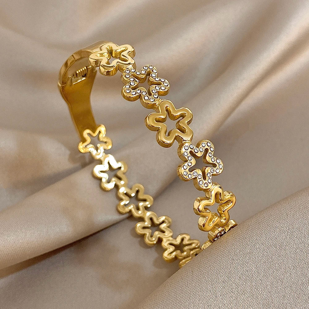 Bracelet jonc manchette en strass fleur creuse en acier inoxydable rétro, bijoux à breloques empilables imperméables pour femmes, cadeaux