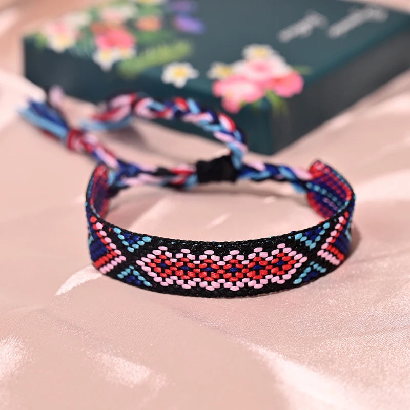 Bracelet d'amitié bohème à 12 couleurs avec pompons pour femme, corde de coton tressée, style bohème, pour l'été et la plage