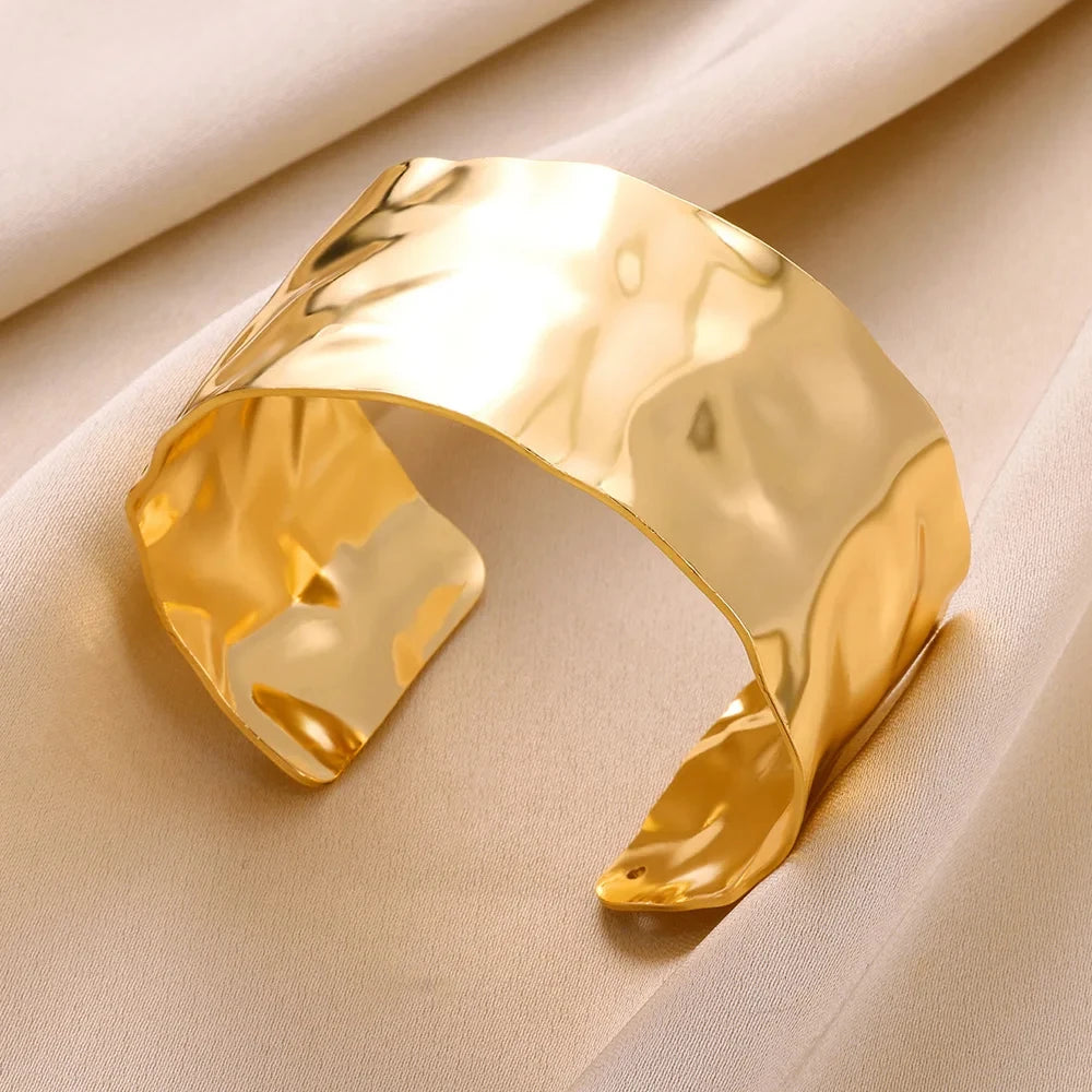 Bracelet jonc ouvert classique texturé froissé pour femmes, manchette exquise, couleur or, acier inoxydable, bijou de main cadeau