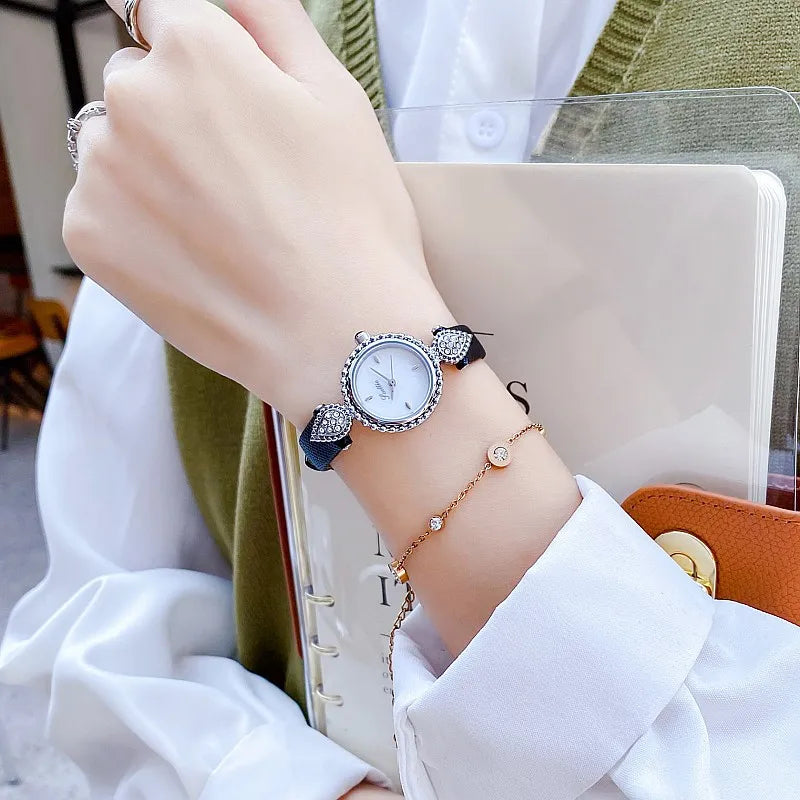 Montre femme UTHAI Marque de luxe légère Montres à cadran coquille et diamant Étanche Bracelet en cuir Montre-bracelet à quartz tendance pour femme cadeau