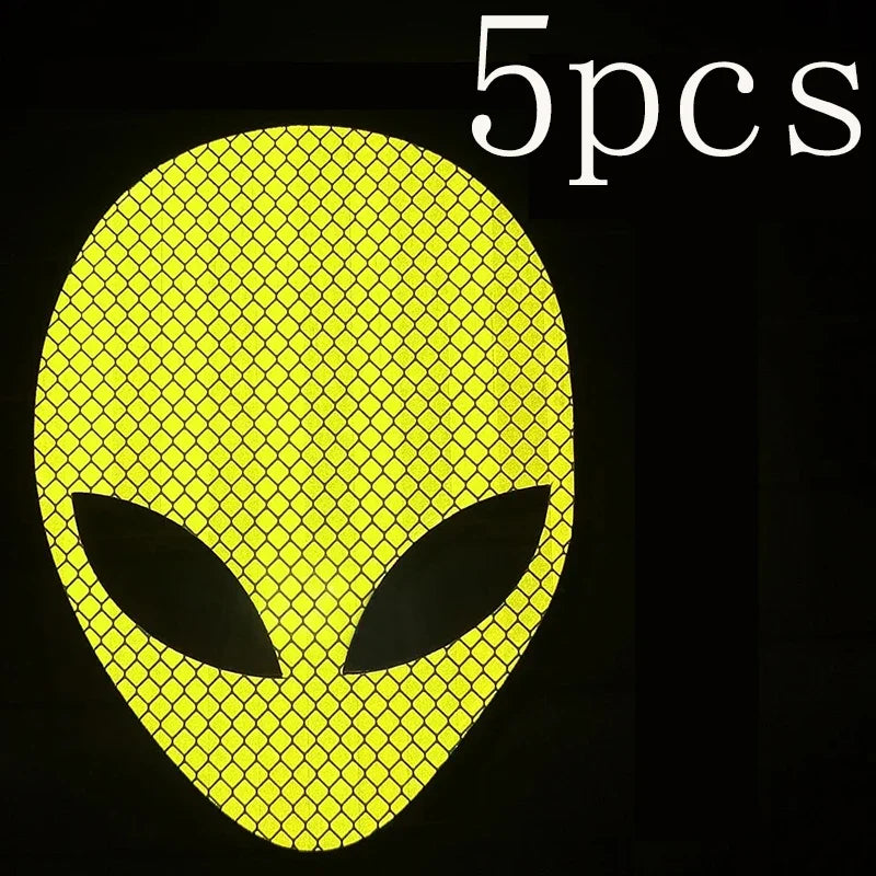 1 pc Autocollant de voiture Personnalité Mode Alien Peace Moto Hautement Réfléchissant Vinyle Décalcomanies Accessoiresautocollants pour voituredécor de voiture