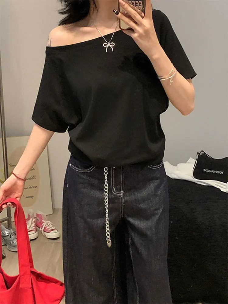 1 t-shirt d'été basique de couleur unie pour femme - T-shirt à col oblique et manches courtes pour femme, style urbain, coupe sexy et ajustée