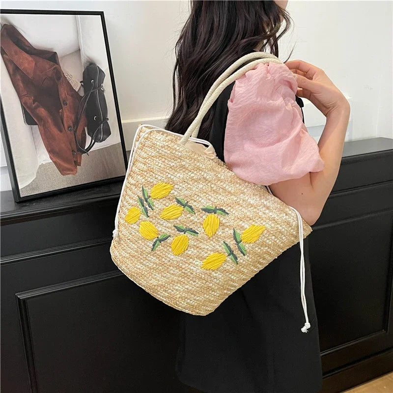 Sac à bandoulière en broderie de fruits, couleur unie, en paille tressée creuse et polyvalente 2025, sacs de haute qualité pour femmes, nouveaux sacs à main de plage