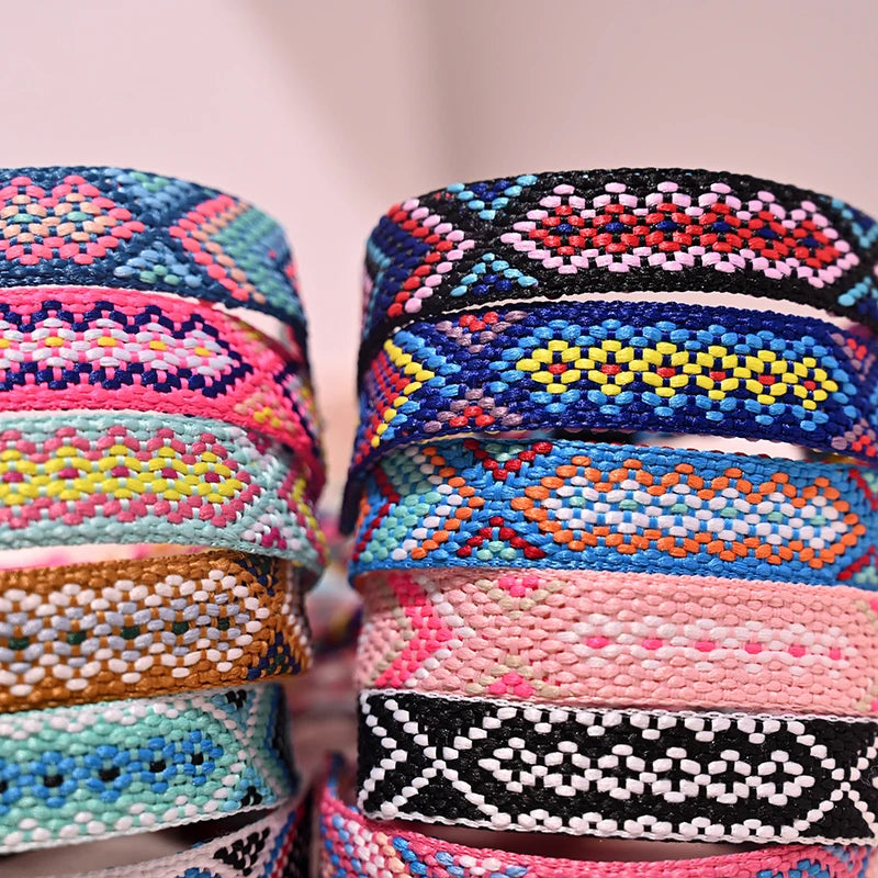 Bracelet d'amitié bohème à 12 couleurs avec pompons pour femme, corde de coton tressée, style bohème, pour l'été et la plage