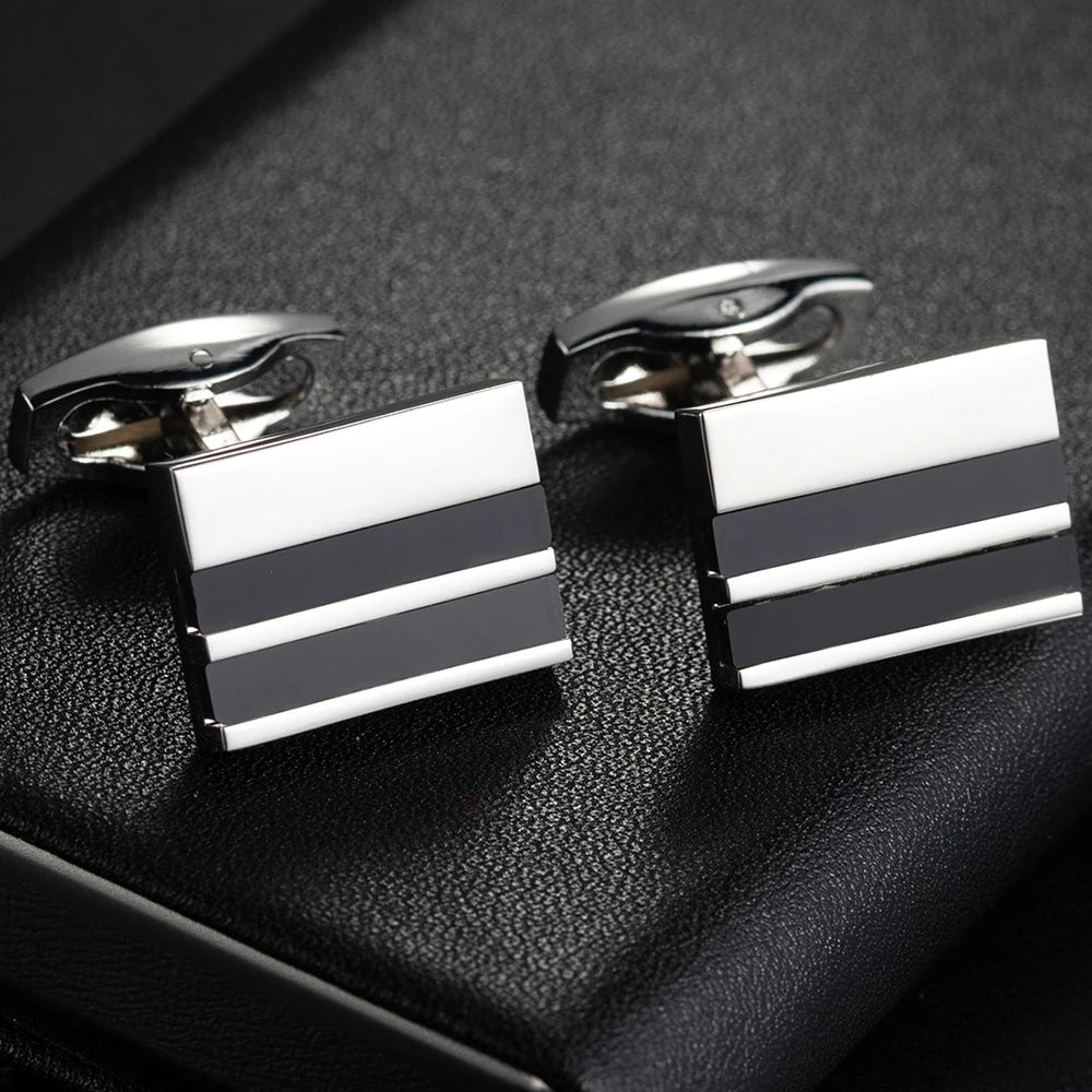 Nouveaux boutons de manchette de luxe légers Chemise française cool pour hommes Cadeau Marié Robe Bouton de manchette de mariage Bijoux gothiques de haute qualité