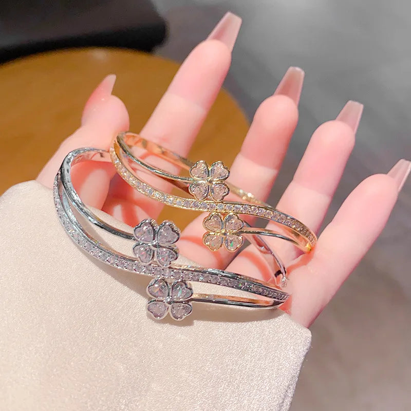 Luxury Women's Gold Rhinestone Flower Pop Bracelet