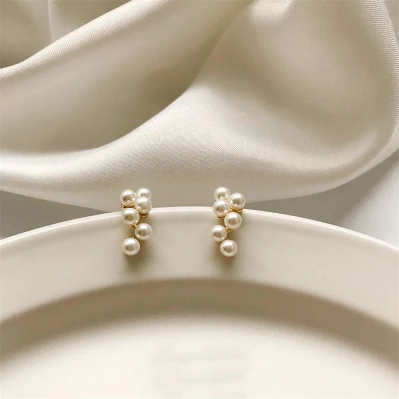 Nouvelles boucles d'oreilles pendantes Coréennes en perles blanches pour femmes, style bohème, rondes dorées, pour mariage, bijoux cadeaux, vente en gros 2024