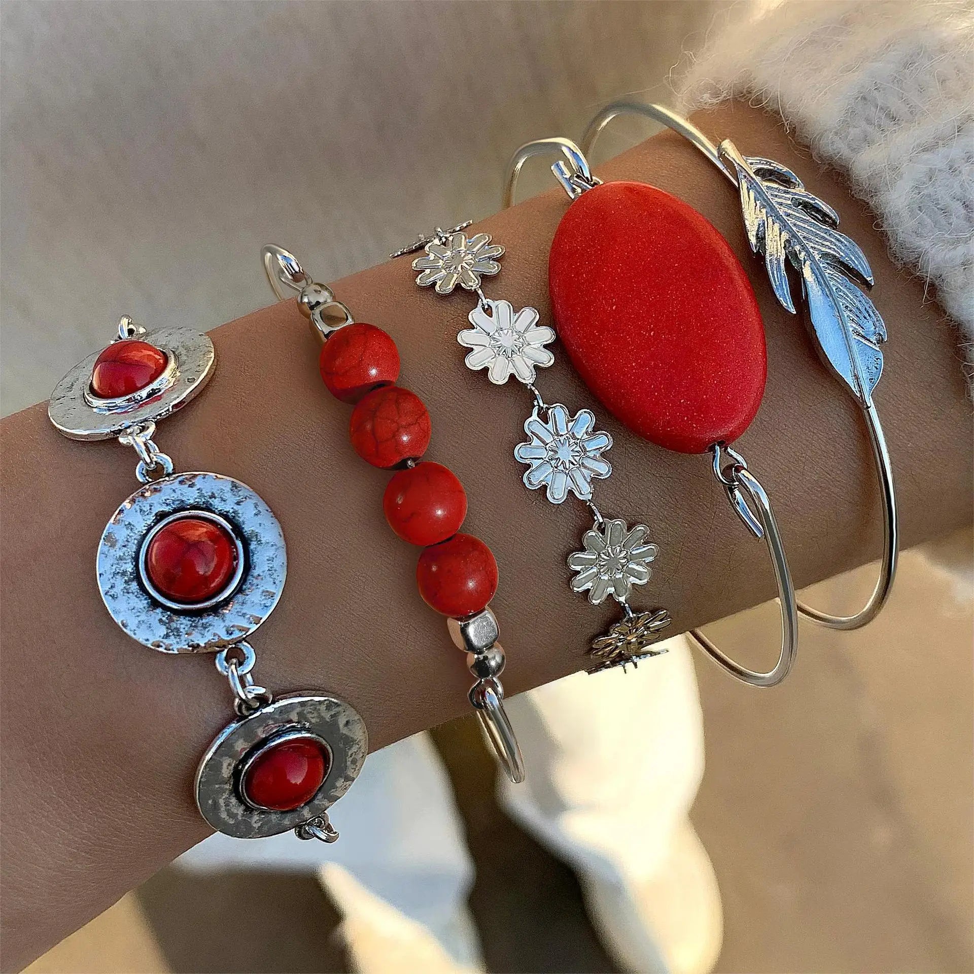 KMVEXO Lot de 5 bracelets vintage bohèmes incrustés de turquoise pour femme Style ethnique Fleur Plume Manchette Bracelet Joncs Bijoux Bohème