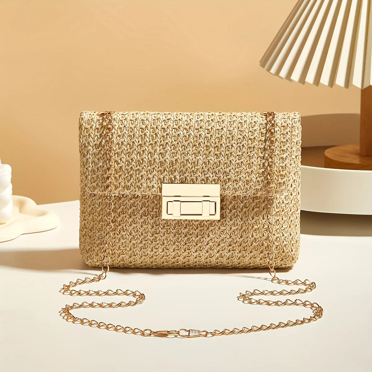Sac à bandoulière tissé en paille pour femme, sac à bandoulière de couleur unie à la mode avec fermeture à loquet