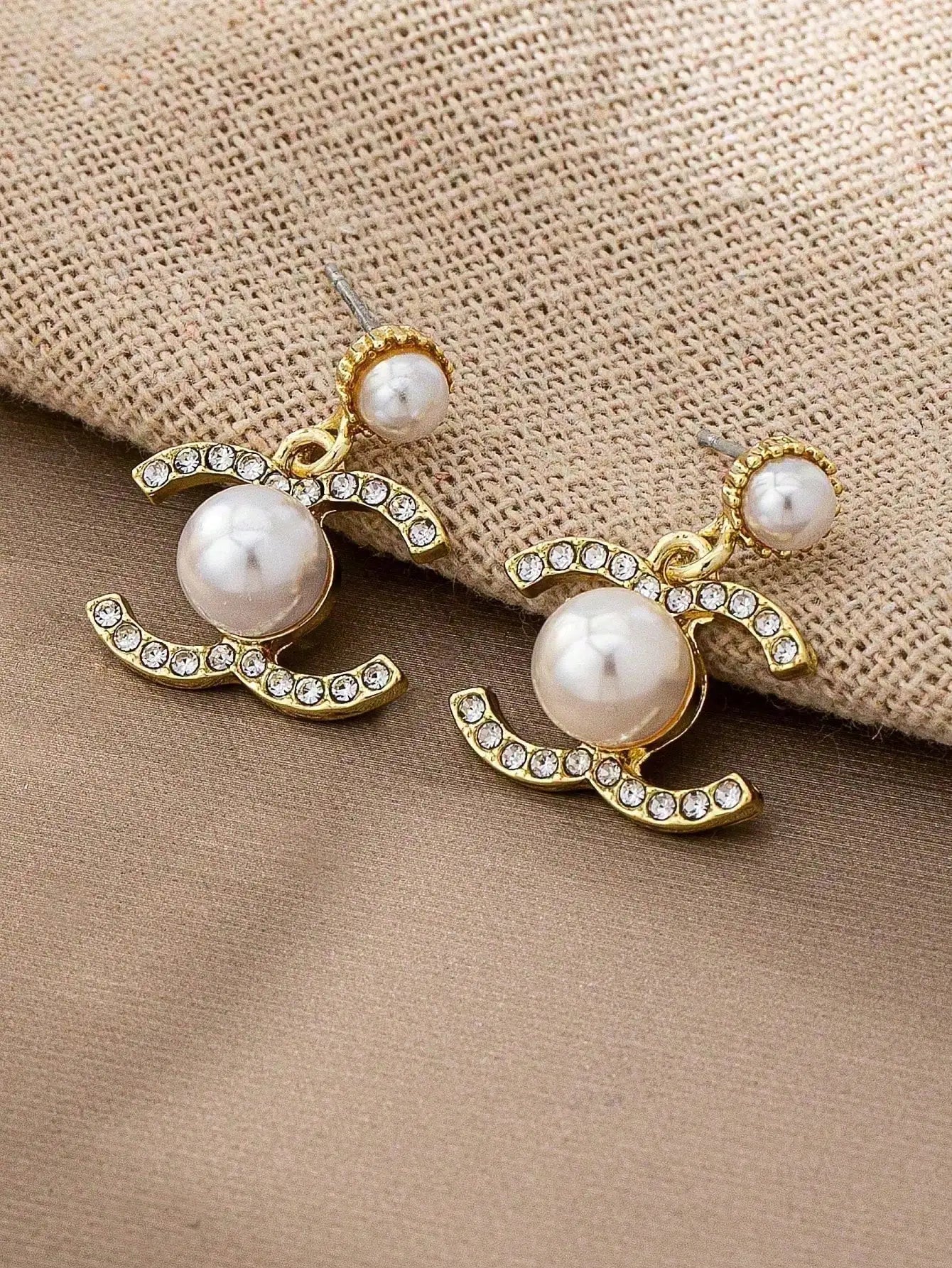 1 Paire de Boucles d'Oreilles Pendante Élégantes en Perles, Boucles d'Oreilles Vintage en Fausse Perle avec Breloques, Boucles d'Oreilles au Design Simple Cadeau pour Femmes Usage Quotidien