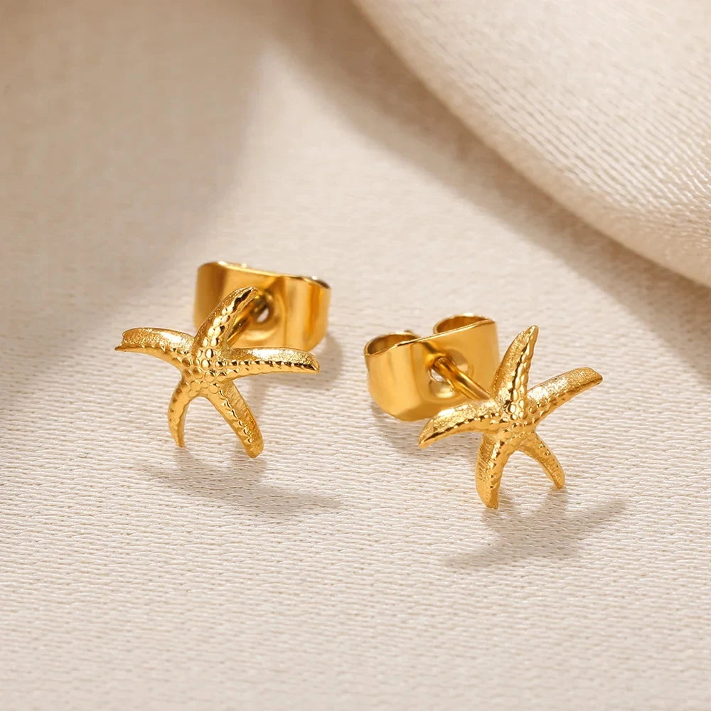 Boucles d'oreilles clous en acier inoxydable motif étoile de mer et coquillage pour femme, couleur or, style minimaliste, pour mariage, bijoux de plage d'été, cadeau