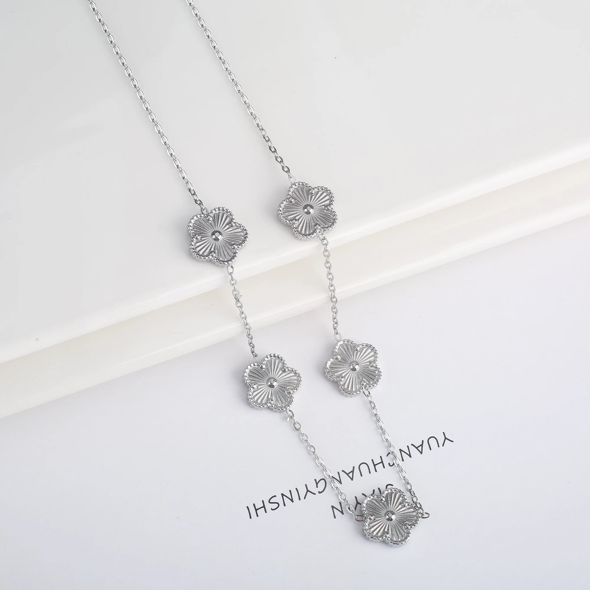 Promotion Chaude Acier Inoxydable Laser Cinq Feuilles Pétale Réglable Trèfle Bracelet Classique pour Femme Fille Bijoux de Marque Cadeau de Fête