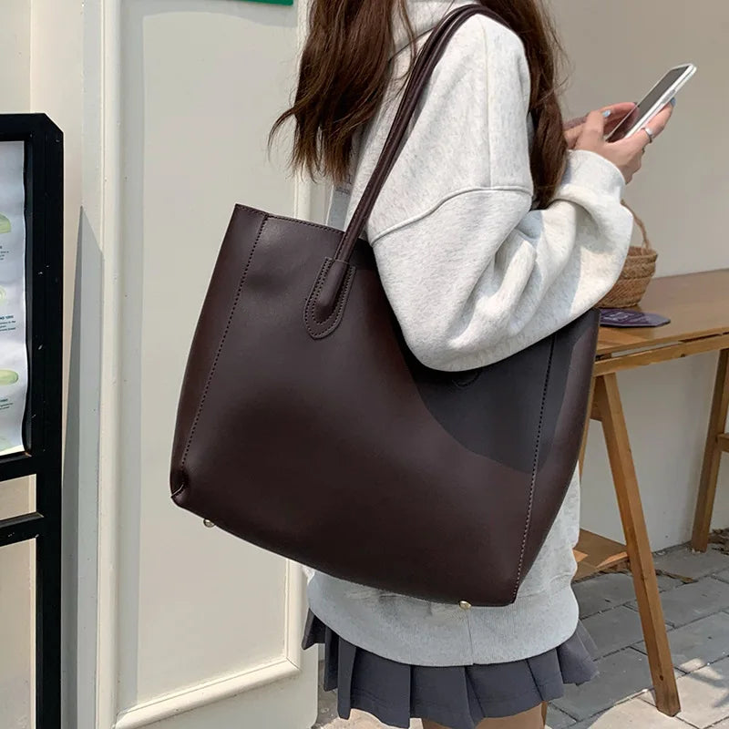 Sac fourre-tout vintage pour femmes, nouvelle version coréenne, grande capacité, sac simple pour les trajets quotidiens, à la mode et polyvalent, sac à bandoulière unique