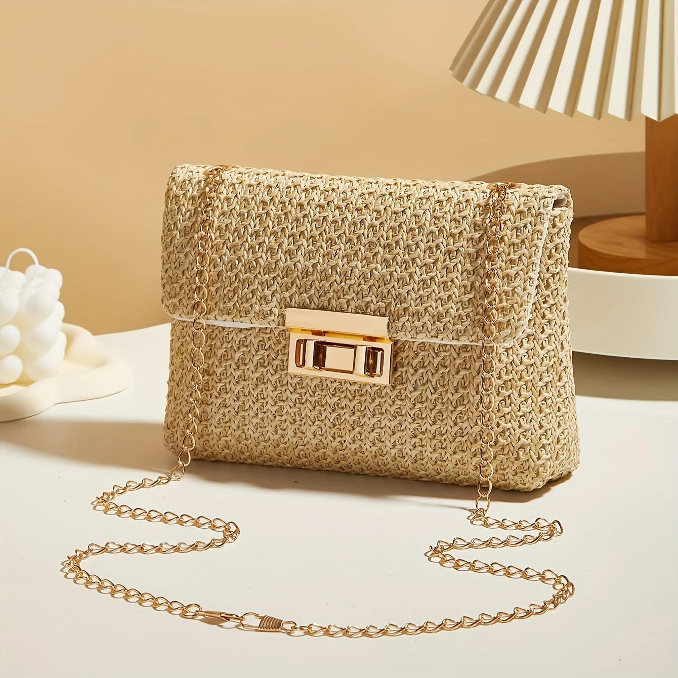 Sac à bandoulière tissé en paille pour femme, sac à bandoulière de couleur unie à la mode avec fermeture à loquet