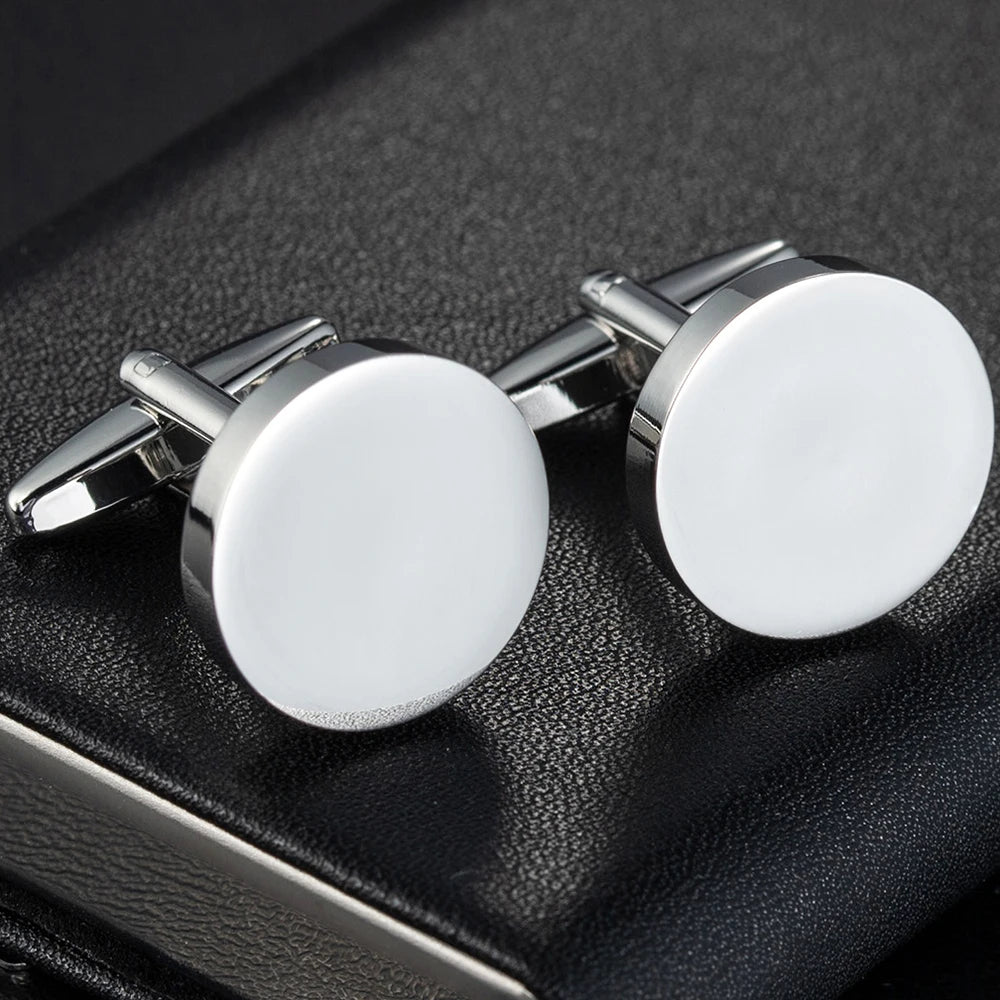 Nouveaux boutons de manchette de luxe légers Chemise française cool pour hommes Cadeau Marié Robe Bouton de manchette de mariage Bijoux gothiques de haute qualité