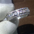 Bague éternité entièrement sertie de diamants de laboratoire en or blanc pour femmes et hommes, bijoux de mariage et de fiançailles.
