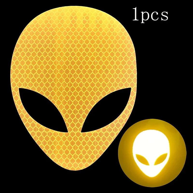 1 pc Autocollant de voiture Personnalité Mode Alien Peace Moto Hautement Réfléchissant Vinyle Décalcomanies Accessoiresautocollants pour voituredécor de voiture