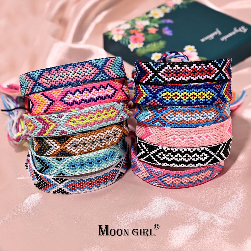 Bracelet d'amitié bohème à 12 couleurs avec pompons pour femme, corde de coton tressée, style bohème, pour l'été et la plage