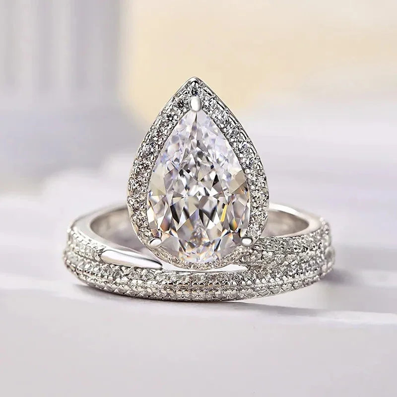 Bagues en Cristal de Zircon Cubique en Forme de Poire Huitan Tendance Luxe pour Femmes Superbes Accessoires de Bagues de Fiançailles et de Mariage Bijoux Bling