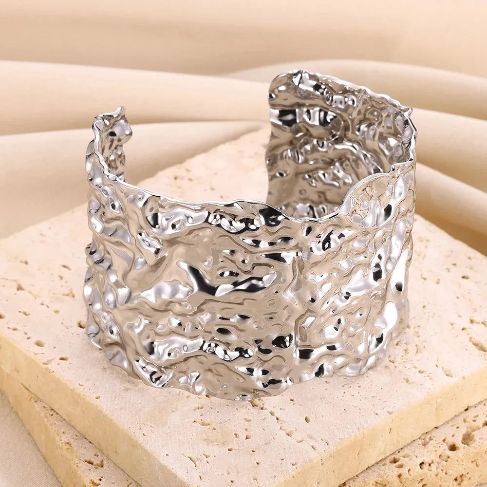 Bracelet jonc ouvert classique texturé froissé pour femmes, manchette exquise, couleur or, acier inoxydable, bijou de main cadeau
