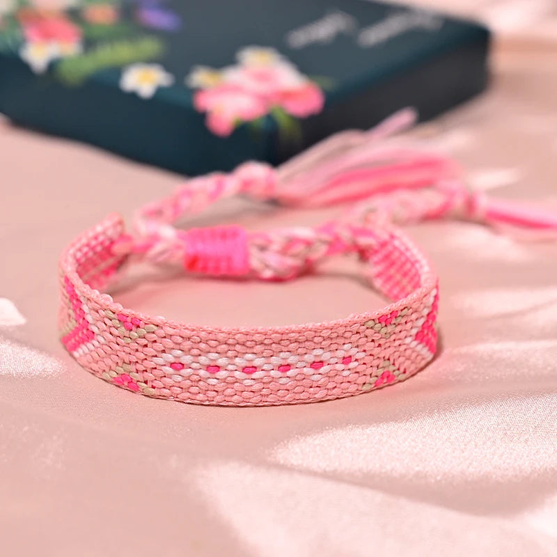 Bracelet d'amitié bohème à 12 couleurs avec pompons pour femme, corde de coton tressée, style bohème, pour l'été et la plage