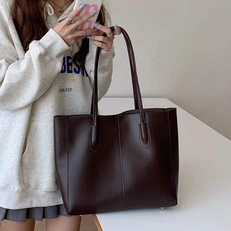 Sac fourre-tout vintage pour femmes, nouvelle version coréenne, grande capacité, sac simple pour les trajets quotidiens, à la mode et polyvalent, sac à bandoulière unique