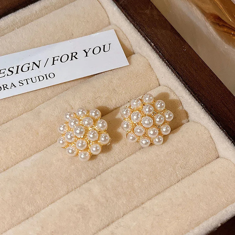 Retro Luxury Gold Color Geometry Trim Edge Imitation Pearl Piercing Stud Earrings for Women Bride Wedding Designer Jewelry Gifts