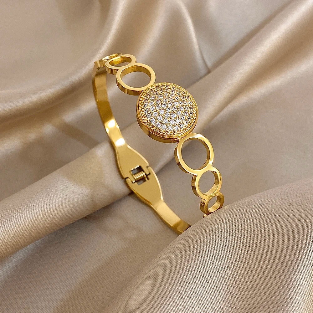 Nouveau Bracelet Manchette en Acier Inoxydable Étanche pour Femme Exquis Brillant Incrusté de Zircon Géométrique Superposable Bijoux Cadeaux