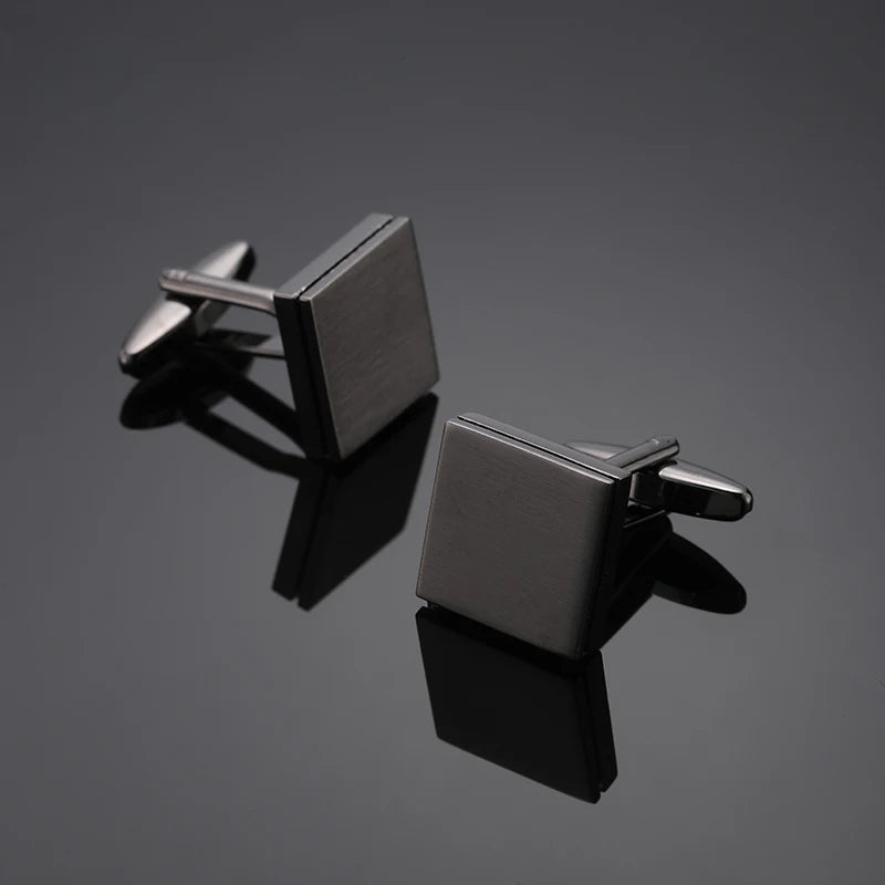 Boutons de manchette pour chemise française homme haut de gamme carrés classiques, motifs géométriques gravés au laser, brossés, pour costumes et accessoires de costume d'affaires.