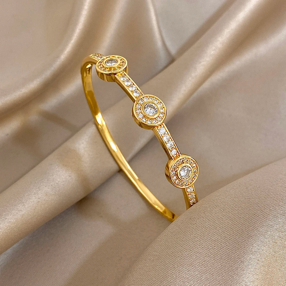 Nouveau Bracelet Manchette en Acier Inoxydable Étanche pour Femme Exquis Brillant Incrusté de Zircon Géométrique Superposable Bijoux Cadeaux