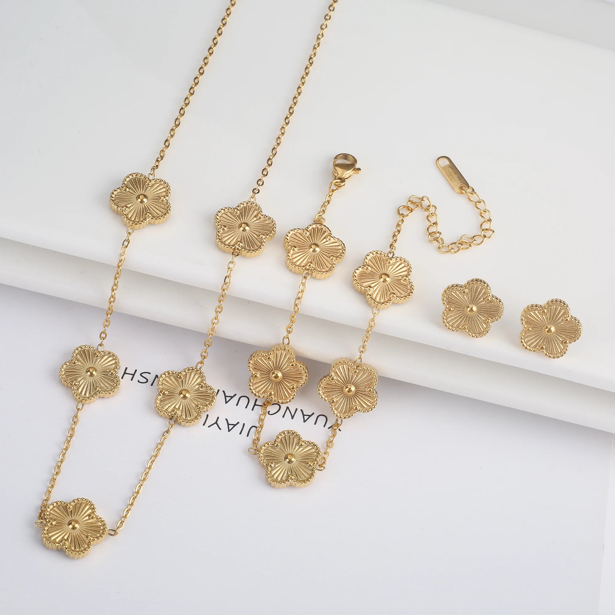 Promotion Chaude Acier Inoxydable Laser Cinq Feuilles Pétale Réglable Trèfle Bracelet Classique pour Femme Fille Bijoux de Marque Cadeau de Fête
