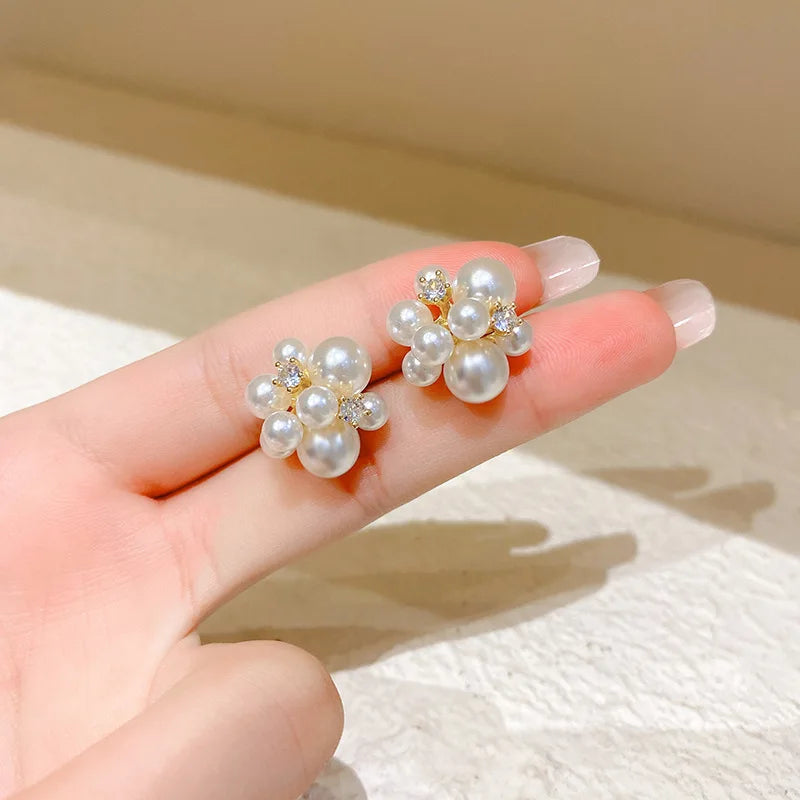 Nouvelles boucles d'oreilles pendantes Coréennes en perles blanches pour femmes, style bohème, rondes dorées, pour mariage, bijoux cadeaux, vente en gros 2024