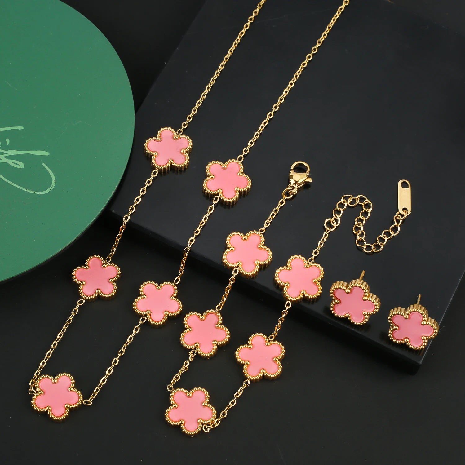 Ensemble de bijoux INS, bracelet trèfle à cinq feuilles en acier inoxydable, collier et boucles d'oreilles pour femme, bijoux de marque à porter au quotidien